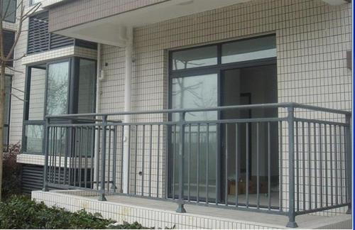 锌钢阳台护栏工程 锌钢阳台护栏工程